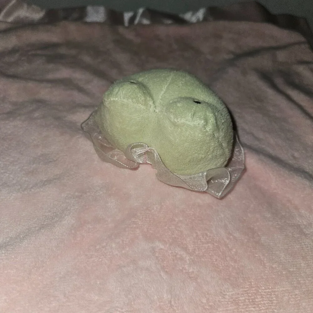 Hallmark Frog Lovey Green Pink Baby Plush Toy Soft Fleece Satin Trim